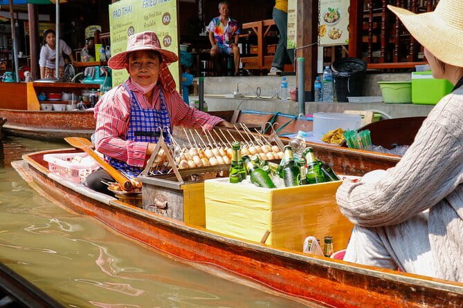 Day Trip to Bangkok Floating Market & Maeklong Railway - Starting from central Bangkok at Hug Thai