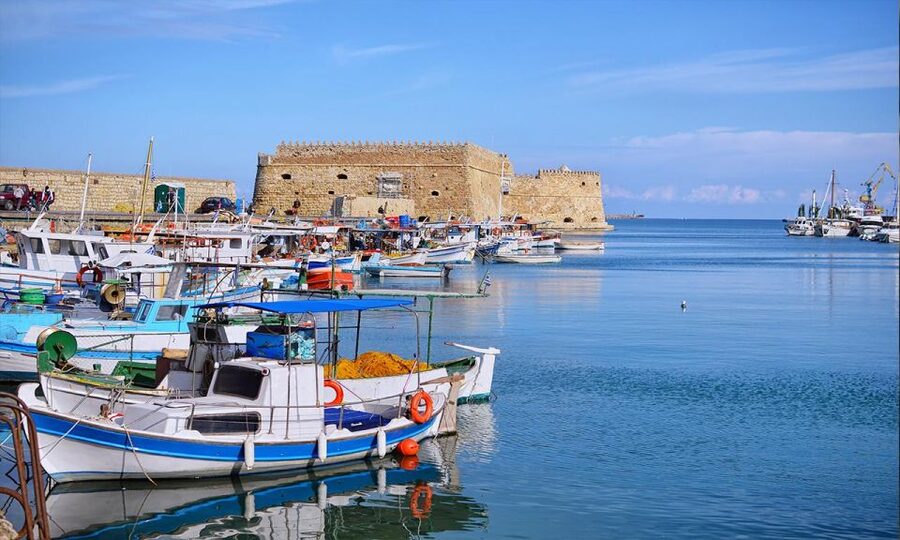 Day Trip To Heraklion City Center & Market & CretAquarium - Who should book this experience
