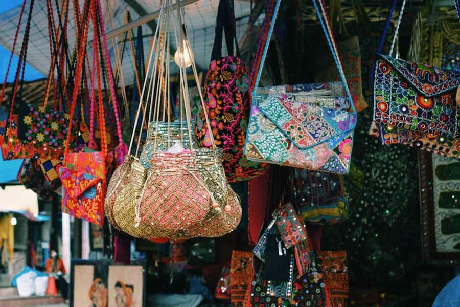 Delhi Markets: A Cultural Shopping Experience with an Expert - Why a market tour works better than shopping alone