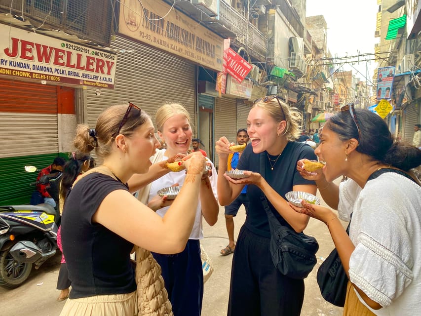 Delhi: Old Delhi's Street Food, Temples & Spice Market Tour - The rickshaw ride through Chandni Chowk