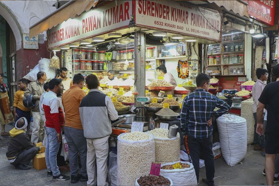 Delhi: Old Delhi & Spice Market Tour - Khari Baoli, where the spice market takes over