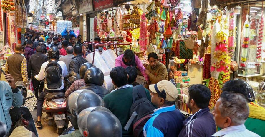Delhi: Old Delhi & Spice Market Tour - Chawri Bazar and the first taste of the old city