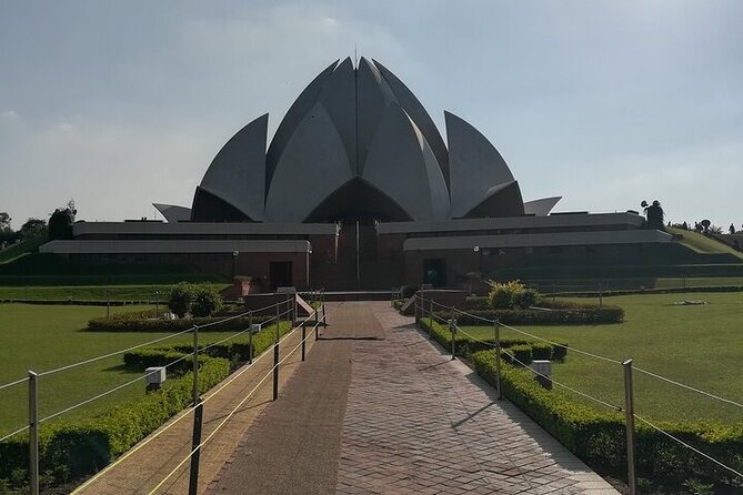 Delhi Private City Tour With Spice Market In 8 Hours - By Car - Lotus Temple and a quieter change of pace