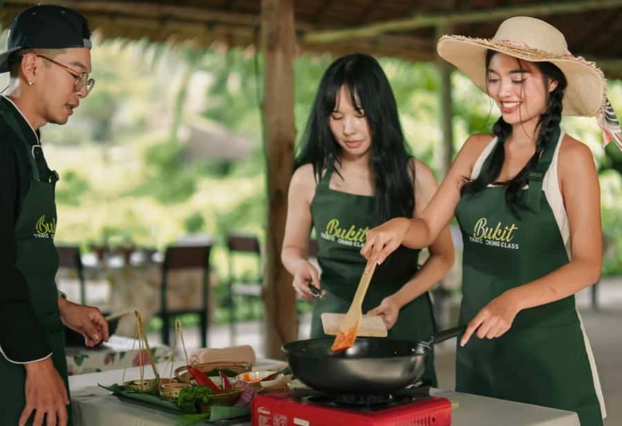 Dinner from cooking class & enjoy local night market - Is $81 a fair price?