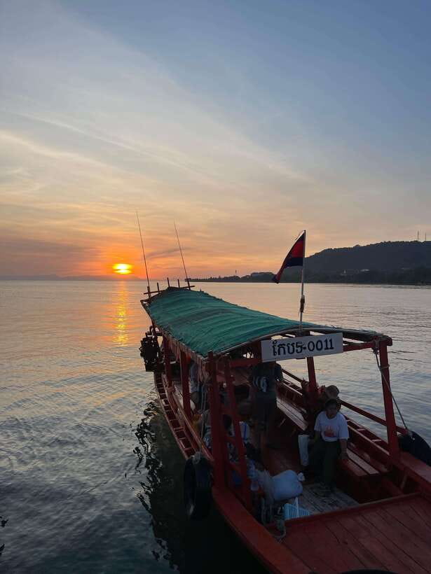 Discover kampot country side full day tour; kep crab market - A temple inside a cave