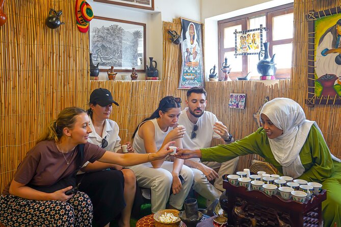 Dubai: Old Town, Souks, Street Food, Guided Tour & Abra Ride - Starting at Al Khayma Heritage House