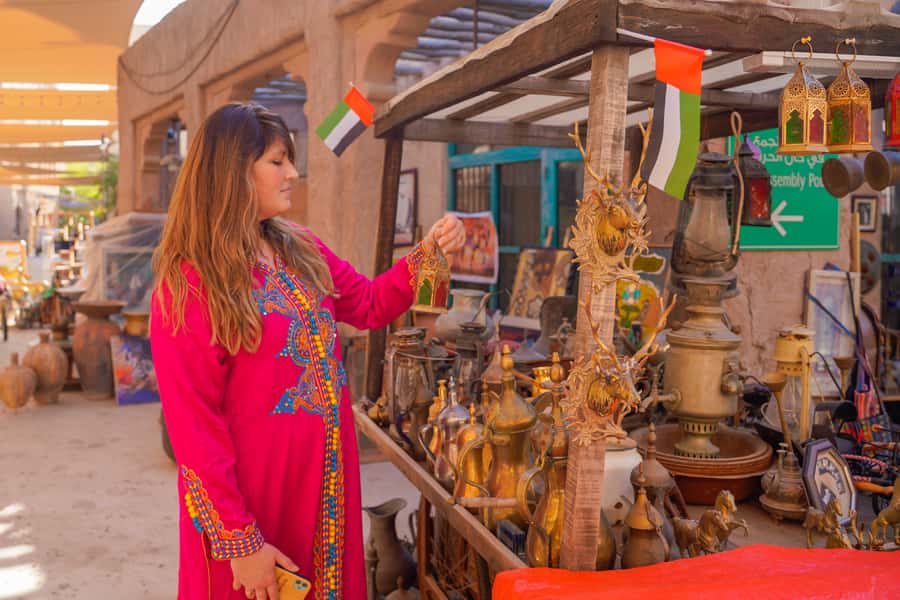 Dubai: Old Town, Street Food, Creek, Souks, & Emirati House - Al Fahidi Fort and the missing museum visit