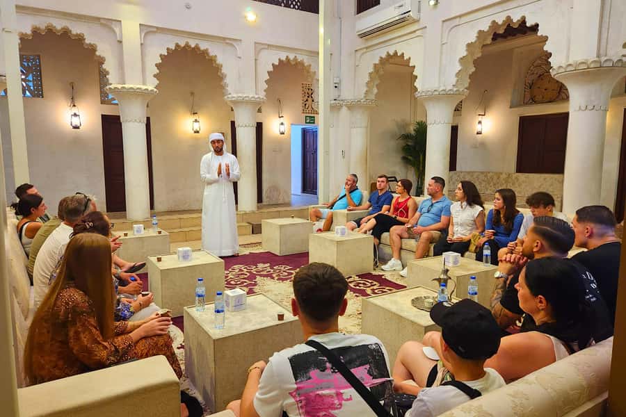 Dubai: Premium Old Town, Street Food, Souks & Boat Ride Tour - Why this is a good introduction to Old Dubai