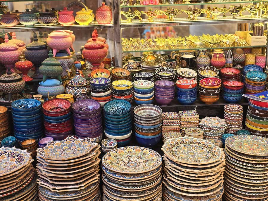 Dubai: Premium Old Town, Street Food, Souks & Boat Ride Tour - Food, coffee, and a useful pause