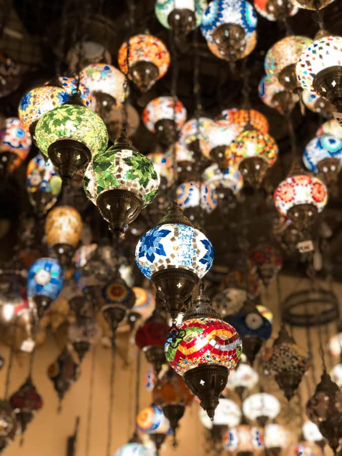 Dubai:Private Frame Entry, Mosque, Souks, Tastings& transfer - Gold Souk: shopping, spectacle, and limits