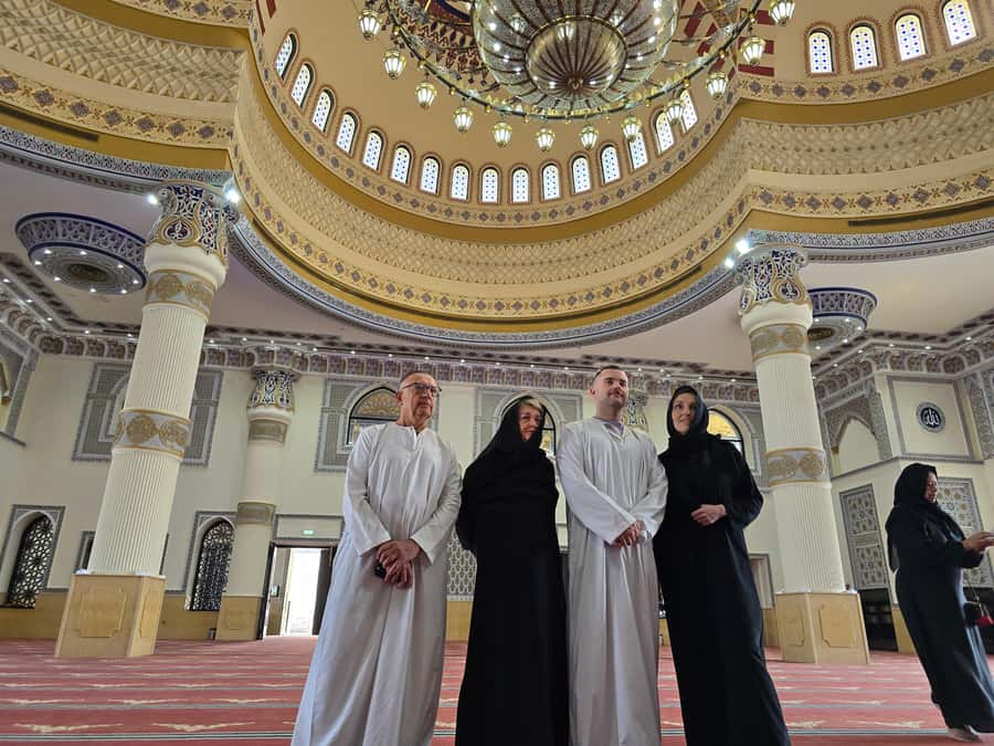 Dubai:Private Frame Entry, Mosque, Souks, Tastings& transfer - Starting with the Dubai Frame