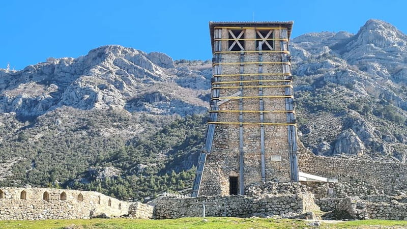 Durres/Golem: Kruja Castle & Bazaar with Traditional Lunch - Lunch in Kruja, with your own choice of restaurant