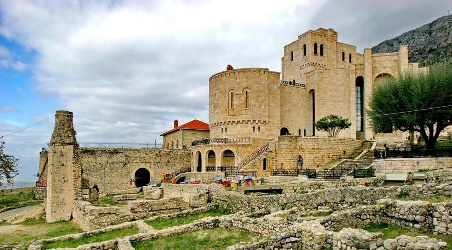 Durres/Golem: Kruja Castle & Bazaar with Traditional Lunch - The guides make the difference