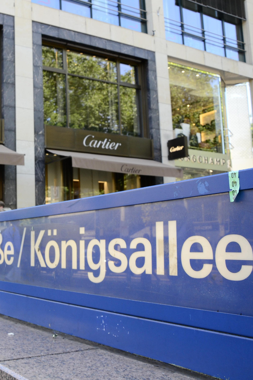 Düsseldorf walk: The Old Town and a charming market square - Old Town lanes, Altbier, and the long bar