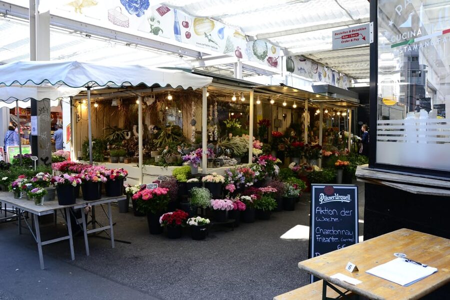 Düsseldorf walk: The Old Town and a charming market square - Who should book this walk?