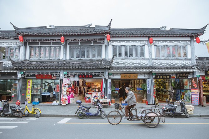 Early Bird Shanghai Street Breakfast Tour And Visit Fabric Market - Should you book this Shanghai morning tour?