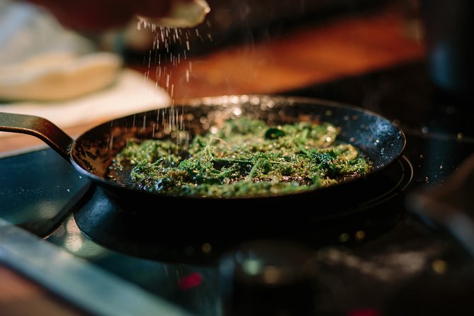 Eat Like a Berliner: Market Tour, Cooking Class and Lunch - Learning German cooking in a home kitchen