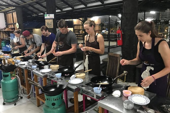 Evening Cooking Class in Organic Farm with Local Market Tour - Key points to know