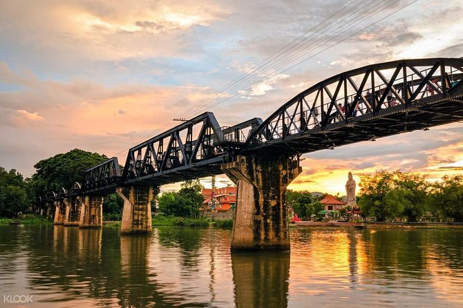 Exclusive Floating Market & River Kwai Private Experience - Lunch as a useful pause in the schedule