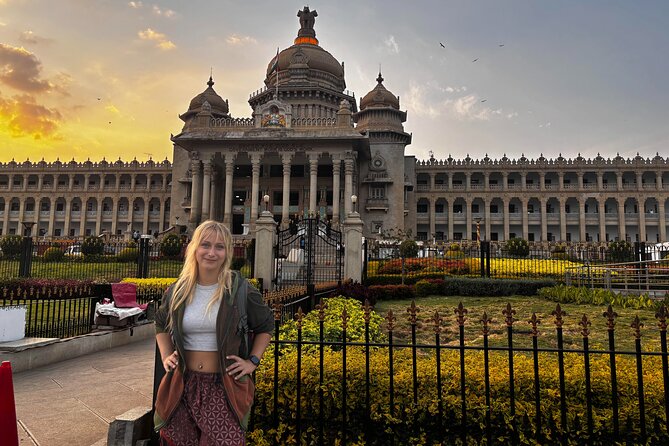 Experience Bangalore Evening City Walk Tour and Market Visit - Bangalore Fort, a short stop with a long backstory