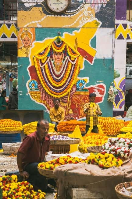 Experience Bangalore - Evening City Walk Tour & Market Visit - The 90-minute Hindu mythology session