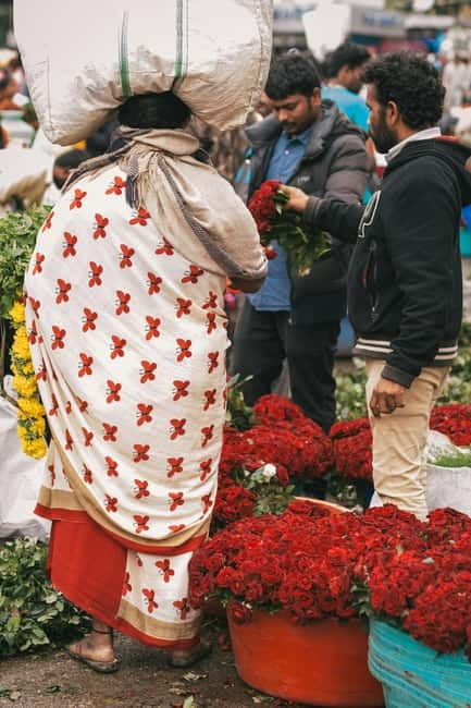 Experience Bangalore - Evening City Walk Tour & Market Visit - What the guides add to the experience