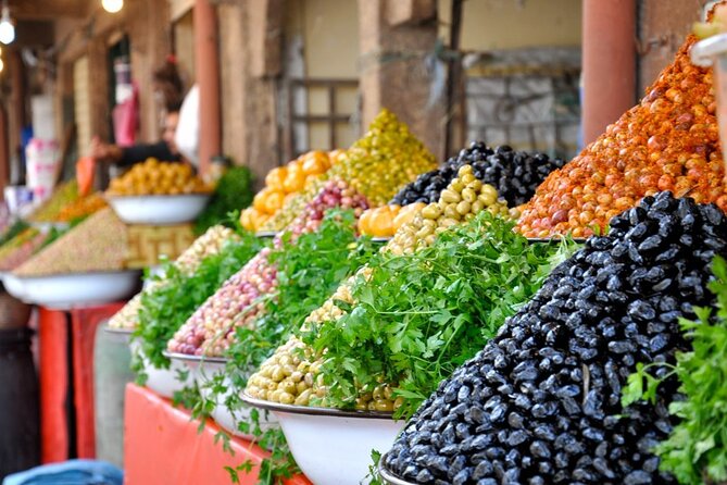 Explore Agadir Souk El Had With a Licensed Tour Guide - Group size, pace, and the feel of the visit