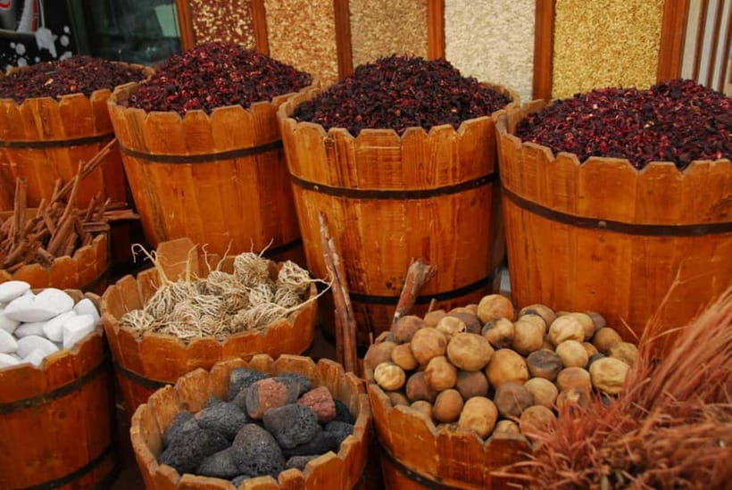 Exploring Chennai Bustling Markets: Guided Tour by Foot - Colors, aromas, and the human side of trade