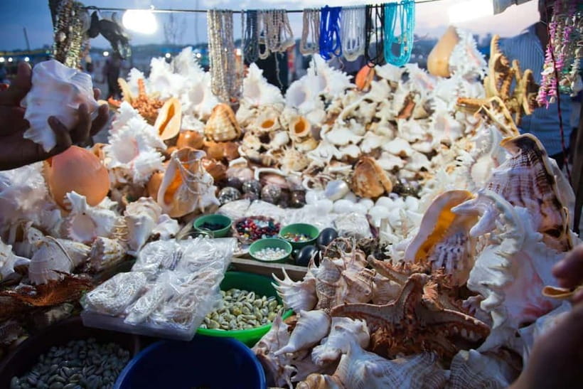 Exploring Chennai Bustling Markets: Guided Tour by Foot - The value of $12