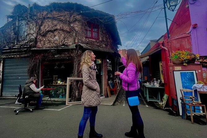 Flea Market Secrets near Montmartre: A Paris Hunt for Treasures - The guide makes the difference