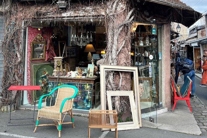 Flea Market Secrets near Montmartre: A Paris Hunt for Treasures - Why the two-hour limit matters