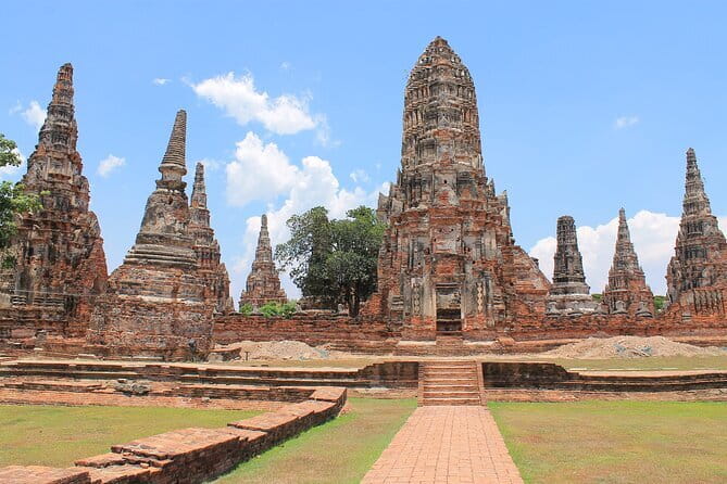 Floating and Railway Markets Private Tour - Is $126.94 good value?
