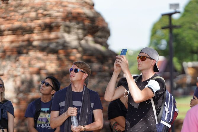 Floating Market and Ayutthaya Guided Day Tour from Bangkok - What the guides add to the experience