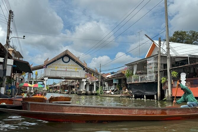 Floating Market and Railway Market Private Tour VIP Transport - Why these two markets work well together