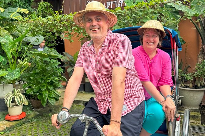 Floating Market and Railway Market Private Tour VIP Transport - Who should book this private market tour?