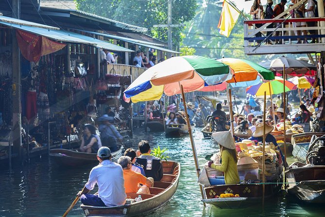 Floating Markets and Bridge on River Kwai Tour from Bangkok - The longtail boat approach to Damnoen Saduak