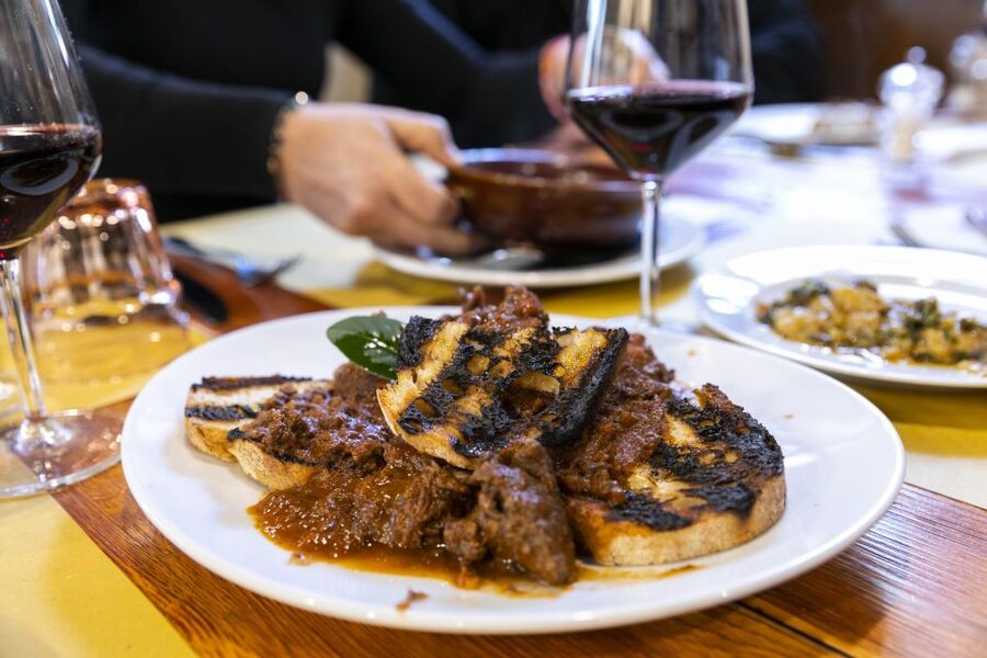 Florence: Sant’Ambrogio Market Food Tour of 10+ Local Dishes - How much food do you get for $115?