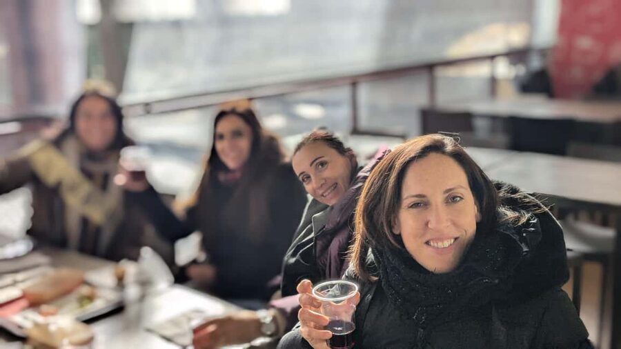Florence Street Food Tour: Central Market & Duomo Area - The guides are a major part of the experience