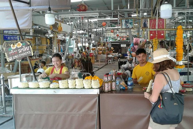 Flower Market & Floral Art: Multilingual Private Tour [EN/others] - Wat Kalayanamitr and the Sam Por Kong Buddha
