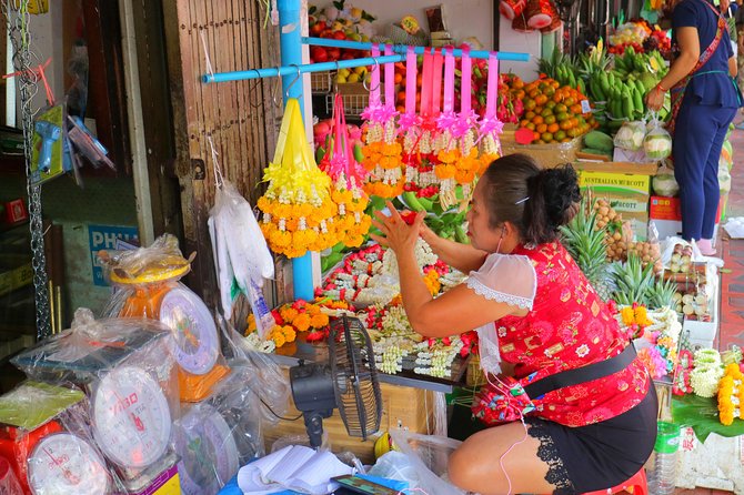 Flower Market & Floral Art: Multilingual Private Tour [EN/others] - Guanyin, Santa Cruz, and the Kudi Chin neighborhood