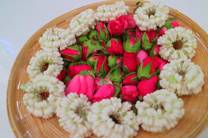 Flower Market & Floral Art: Multilingual Private Tour [EN/others] - What the four-hour format really includes
