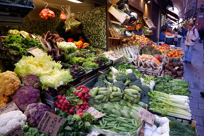 Food markets tour with a local! - What you actually eat, and what you pay