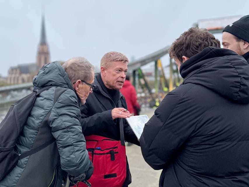 Frankfurt: Christmas Market & Old Town Tour 60 min-daily 16:00-in German - Frankfurt Cathedral and the route’s final sights