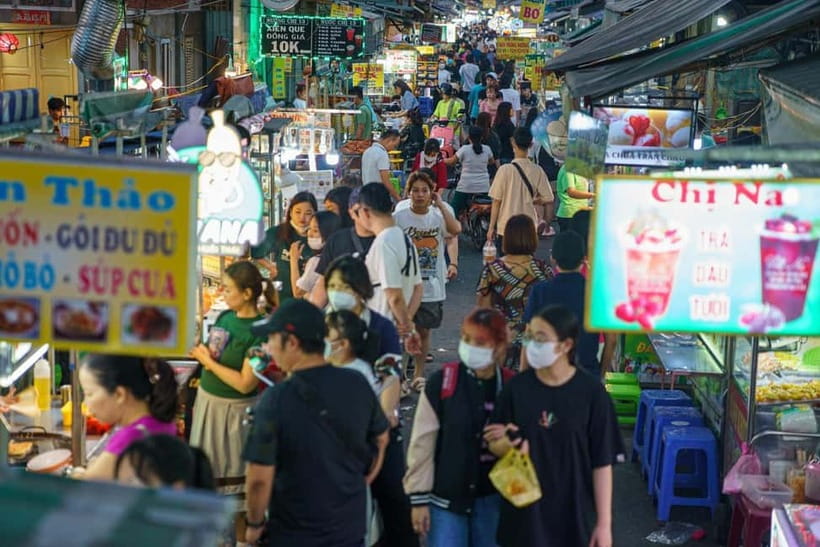 Free E-Sim Saigon Foodie Market Tour - Ho Thi Ky Flower and Food Market