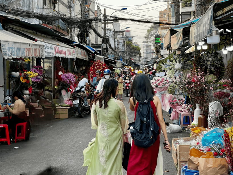 Free E-Sim Saigon Foodie Market Tour - Who Will Get the Most From This Tour