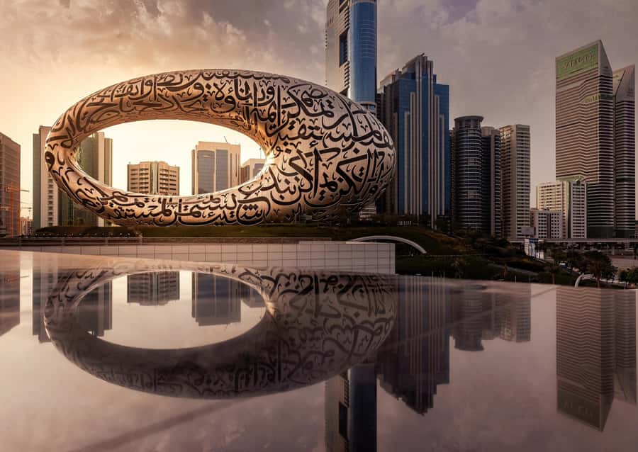 From Abu Dhabi: Dubai City Tour with Creek, Abra & Old Souks - The pace, vehicle, and guide experience