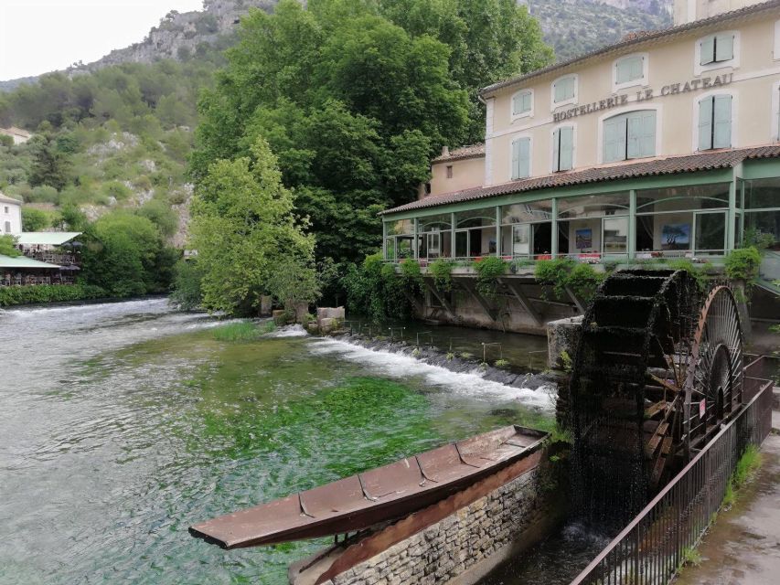 From Aix-en-Provence: Luberon Market & Villages Day Tour - Lourmarin and its Friday market