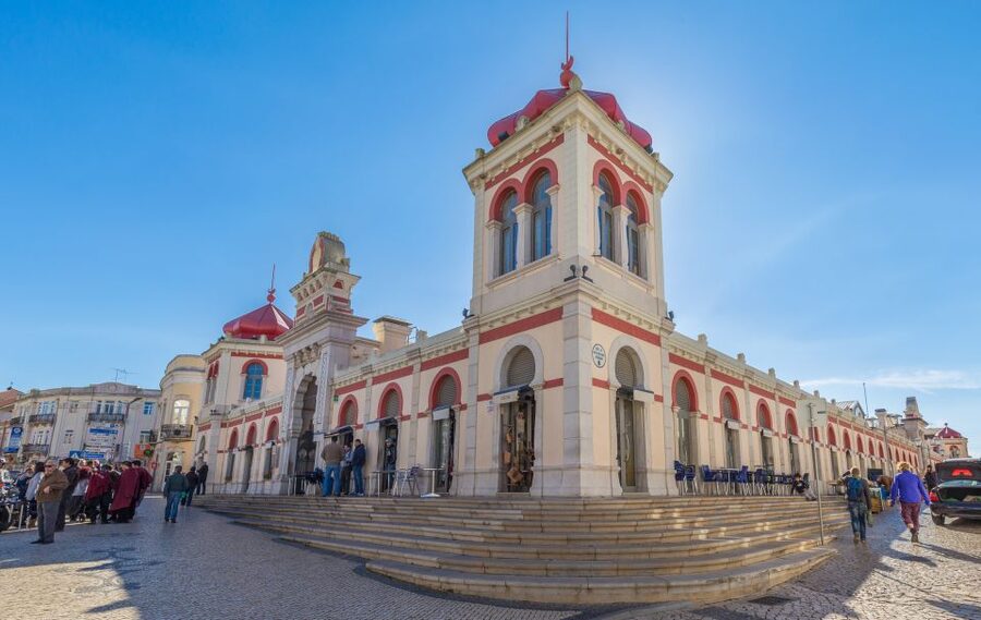 From Algarve Coast: Day Trip by Bus to Loule Market - Why Loule makes a good market morning