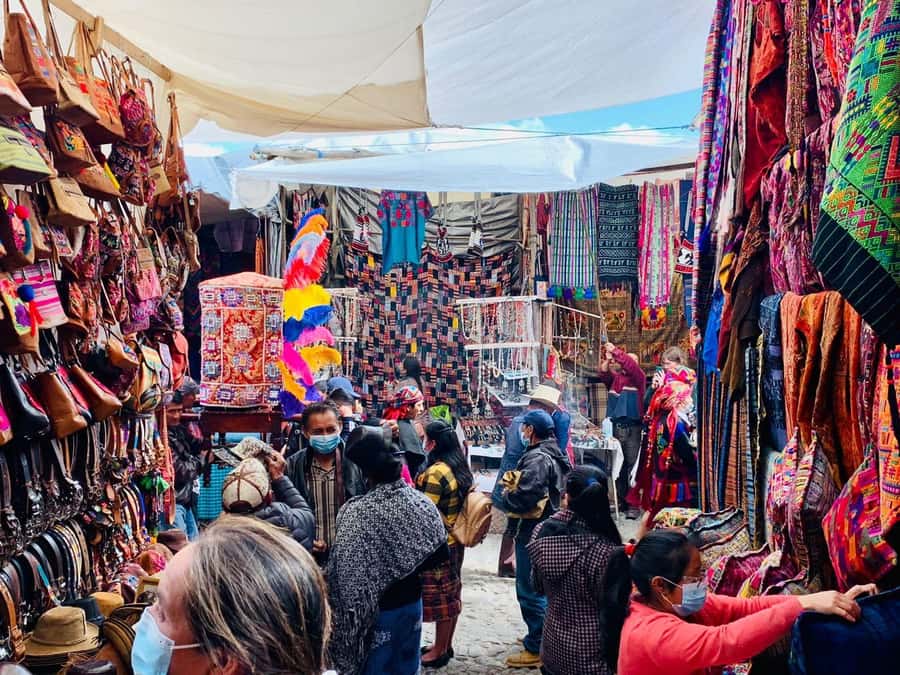 From Antigua to Chichicastenango: Mayan Market Day Trip - Santo Tomás Church and Mayan-Catholic practice