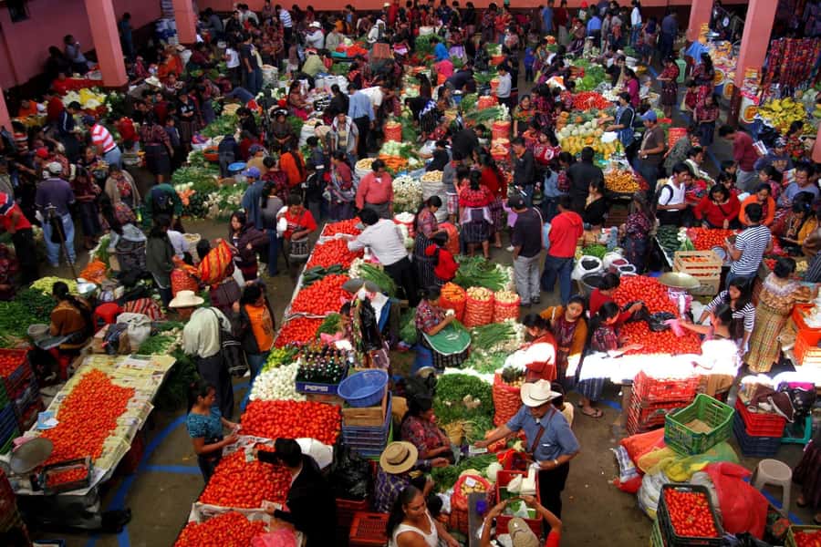 From Antigua to Chichicastenango: Mayan Market Day Trip - A Quiché meal with tamales or sak’por